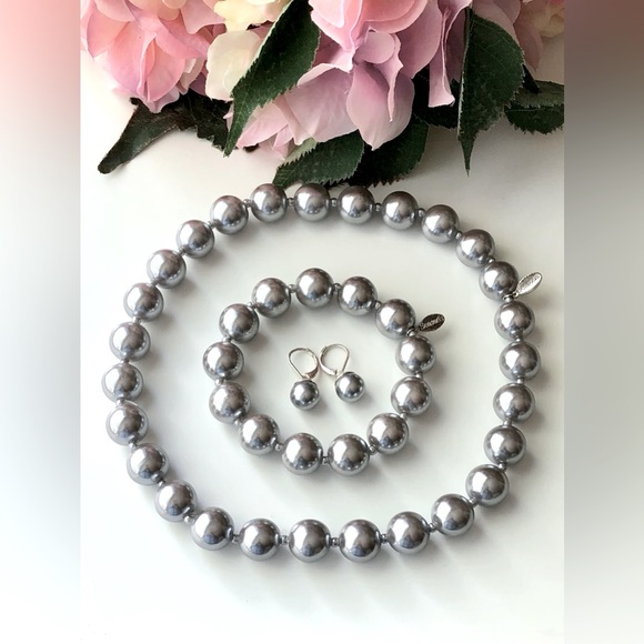 Seasons Light Gray Faux Pearl Necklace, Bracelet and Earrings - Picture 5 of 9